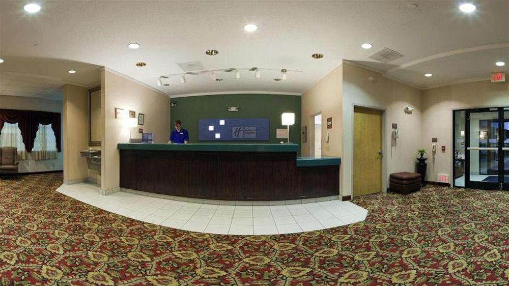 Holiday Inn Express Metropolis By Ihg Ngoại thất bức ảnh