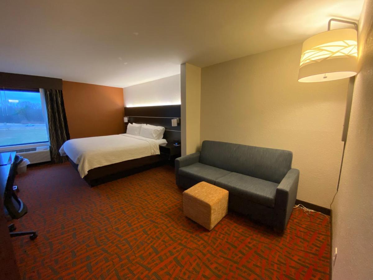 Holiday Inn Express Metropolis By Ihg Ngoại thất bức ảnh