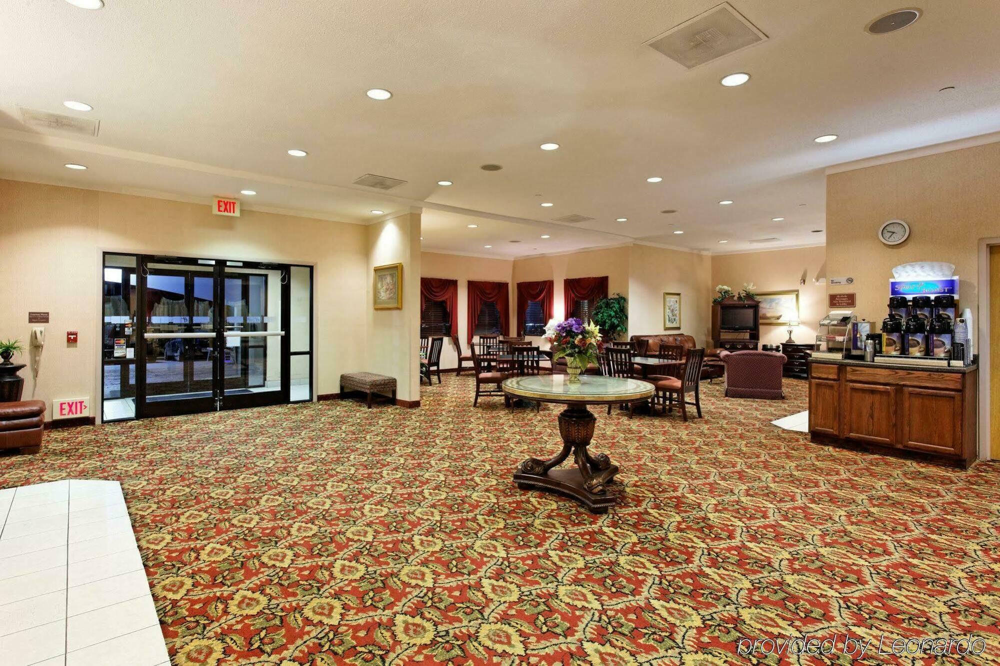 Holiday Inn Express Metropolis By Ihg Ngoại thất bức ảnh